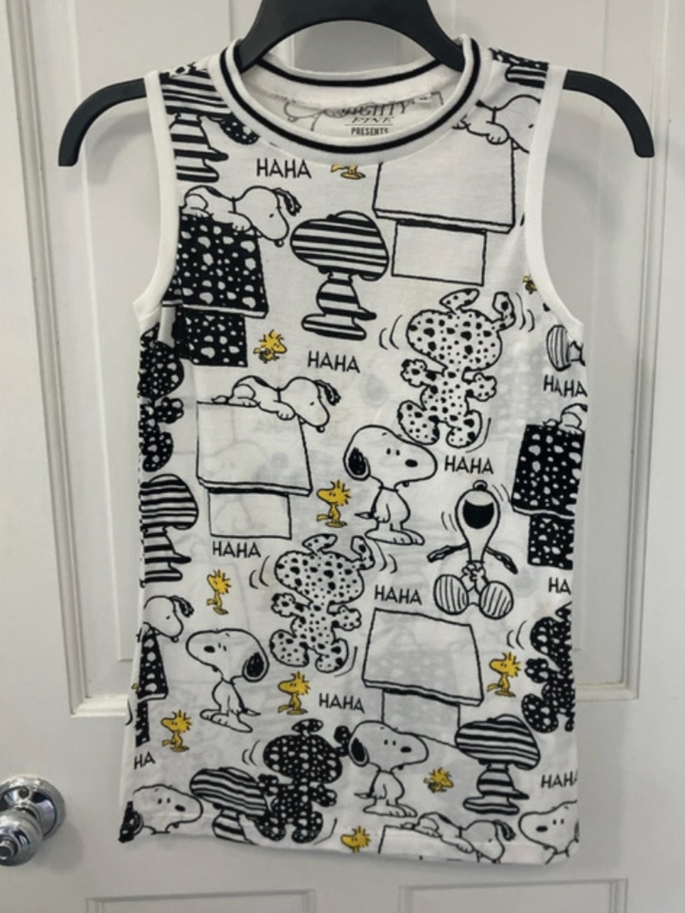 Mighty Fine snoopy and woodsrock Tank Top white Yellow graphic Print size XS